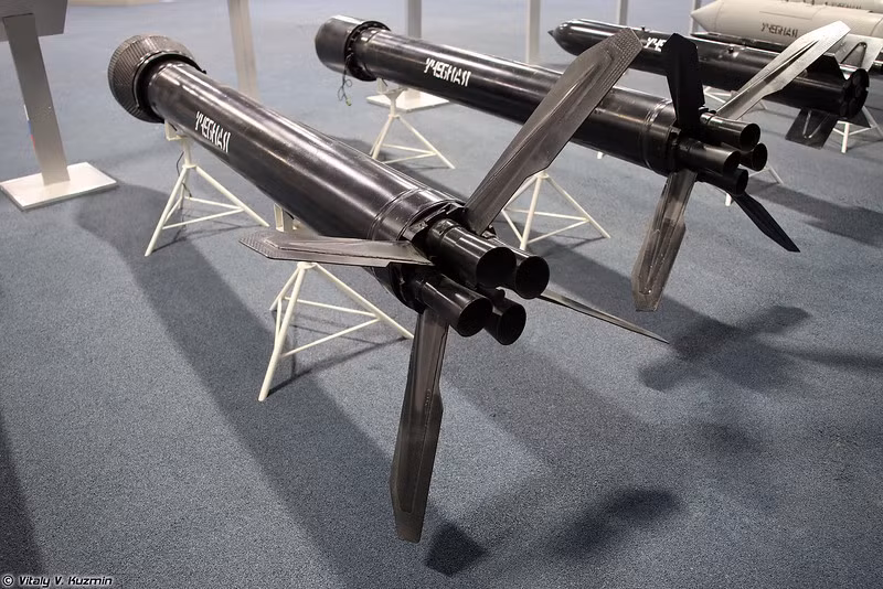 Loại đạn rocket này còn có phiên bản dẫn đường bằng laser - S-25L (LD) nhưng ít sử dụng. Nguồn ảnh: Vitaly Kuzmin