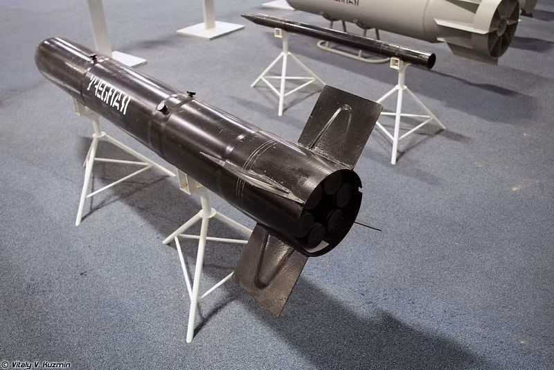 Đây được coi là một trong những loại đạn rocket không đối đất lớn nhất hiện nay còn được sử dụng. Trong ảnh là phiên bản S-24B được trang bị năm 1975. Nguồn ảnh: Vitaly Kuzmin