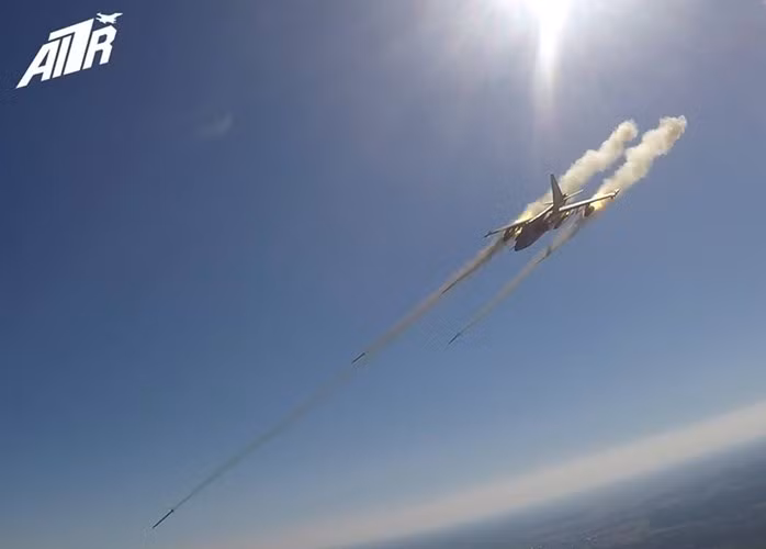 Dẫu vậy, trong số các quốc gia trên thế giới sử dụng rocket không đối đất thì Nga tự tạo rcho mình số lượng đạn rocket không đối đất đa dạng hơn cả. Trong khi các nước NATO và Mỹ chủ yếu sử dụng một loại đạn rocket cỡ 70mm Hydra hay 68mm. Nguồn ảnh: AIR