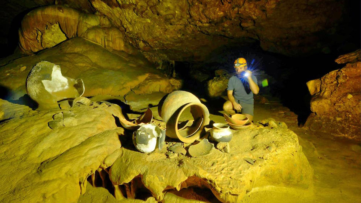 Trong khi đó, nhiều bộ hài cốt khác thuộc nhiều lứa tuổi từ trẻ em cho đến người trưởng thành khoảng 30 - 40 tuổi. Ảnh: belizegrandjaguartours.