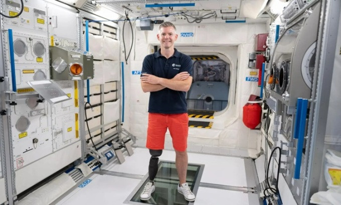 Năm 2022, ông McFall tham gia chương trình "Fly!" của ESA, hướng tới giúp bay vào không gian trở nên khả thi với mọi người. ESA đã thực hiện hàng loạt nghiên cứu về tính khả thi, xem xét liệu phi hành gia khuyết tật có thể thực hiện nhiệm vụ dài ngày trên trạm ISS hay không. Ảnh: ESA.