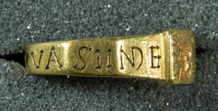 Một số nhà sử học cho rằng, sau khi tìm thấy chiếc nhẫn cổ quý hiếm, người nông dân đã bán nó cho một gia đình giàu có ở The Vyne. Ảnh: National Trust / Richard and Claire Tilson.