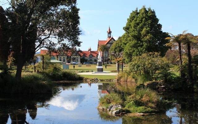 Sau thảm họa thiên nhiên này, giới chức trách và người dân ở Rotorua đã bắt tay vào công tác khắc phục hậu quả, đưa thành phố này từng bước phát triển. Ảnh: myguiderotorua.