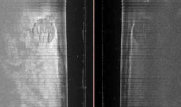 Mẫu vật thu thập từ khu vực phát hiện vật thể bí ẩn và từ Phó giáo sư địa chất Volker Brüchert ở Đại học Stockholm cho thấy đó là đá granite, gneis và sa thạch. Đây là những loại đá nằm ở bồn địa sông băng như biển Baltic. Ảnh: Ocean X Team.