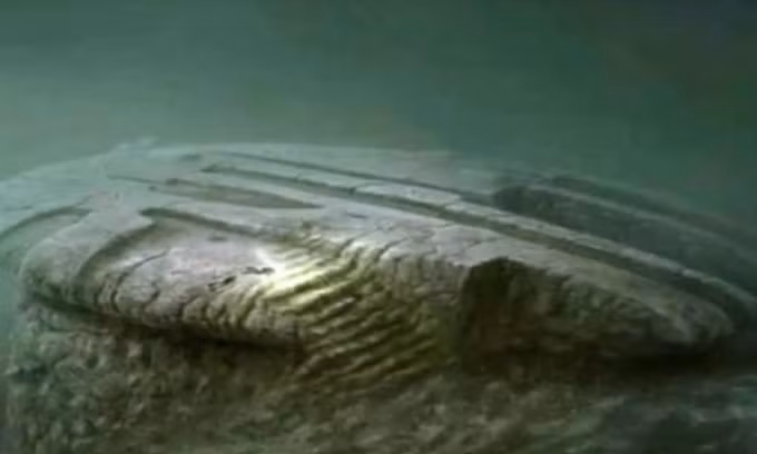  Vật thể dị thường bên dưới đáy biển Baltic được các nhân viên của OceanX, công ty thám hiểm biển sâu hàng đầu thế giới phát hiện lần đầu tiên vào năm 2011. OceanX chuyên tìm kiếm kho báu thất lạc, xác tàu đắm trong lịch sử và vật thể bất thường dưới nước. Ảnh: OceanX.