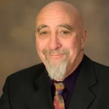 Ông Hameroff nói: “Khi tim ngừng đập và máu không còn lưu thông, các vi ống trong não mất đi trạng thái lượng tử của chúng. Tuy nhiên, thông tin lượng tử trong các vi ống không bị phá hủy; nó không thể bị phá hủy và sẽ phân tán ra ngoài vũ trụ rộng lớn”. Ảnh: The University of Arizona.