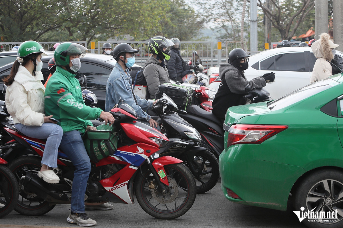 Chị Nguyễn Mai Hoa (quê Hà Nam) cho biết muốn lên Hà Nội sớm 1 ngày để tránh ùn tắc.