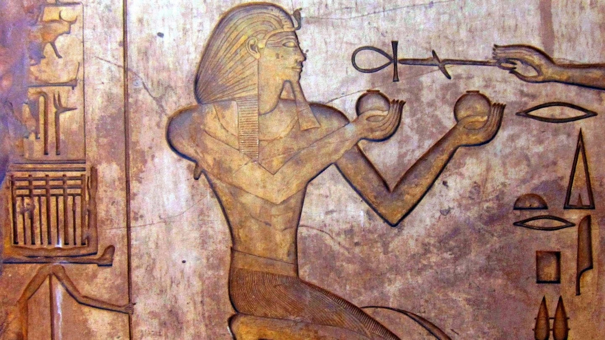 Thutmose II là pharaoh thứ 4 của Vương triều thứ 18 của Ai Cập, và triều đại của ông hoàng Ai Cập này được cho là kéo dài từ năm 1493 trước Công nguyên đến năm 1479 trước Công nguyên hoặc chỉ từ khoảng năm 1482 trước Công nguyên đến năm 1479 trước Công nguyên. Pharaoh Thutmose II băng hà năm 30 tuổi. Ảnh: Wikimedia Commons.