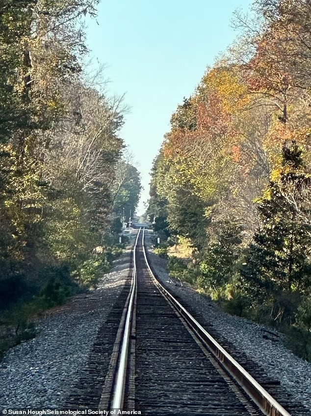 Trong gần 80 năm qua, những câu chuyện về " bóng ma Summerville" bí ẩn gây nhiều tò mò nhưng cũng trở thành nỗi ám ảnh, sợ hãi đối với nhiều người dân ở Summerville, Nam Carolina, Mỹ. Ảnh: Susan Hough.
