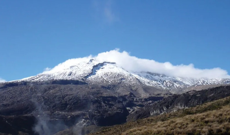 Núi lửa Ruiz phun trào năm 1985 được xem là phiên bản thứ hai của thảm họa Pompeii khi phá hủy thành phố Amero, Colombia một cách nhanh chóng. Theo các tài liệu, dung nham núi lửa Ruiz di chuyển với tốc độ 480 km/h và chỉ mất 15 phút để nhấn chìm thành phố Amero. Ảnh: Edgar Jiménez Creative Commons Attribution ShareAlike 2.0 (Generic).