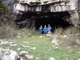 Cũng theo một nghiên cứu năm 2023, Cova de les Dones sâu khoảng 500m. Phần lớn hang động chưa được khám phá. Vì vậy, các chuyên gia tin rằng sẽ có thể có nhiều khám phá hơn về sự hiện diện của người cổ đại trong những năm tới. Ảnh: lascavernas.