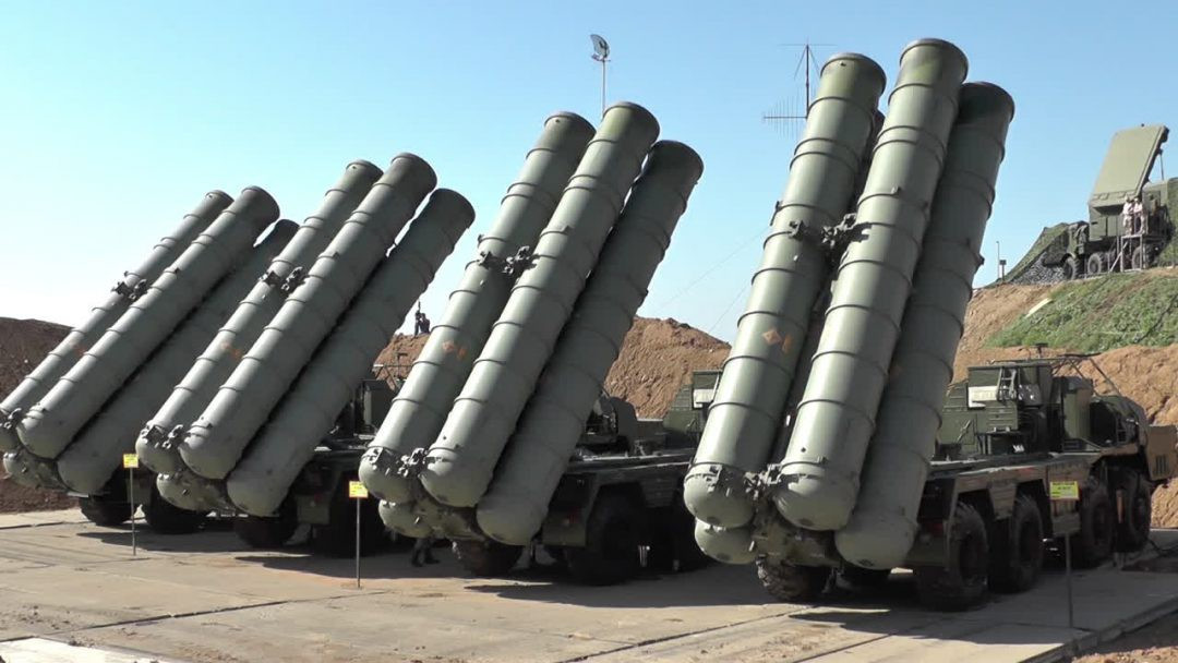 Có thể sắp tới phiên bản Pantsir-S1M sẽ sớm được đưa sang chiến trường Syria với mục đích "thử lửa" nhằm đánh giá thật chi tiết tính năng tác dụng của chúng trước khi bắt đầu bước vào chế tạo hàng loạt.