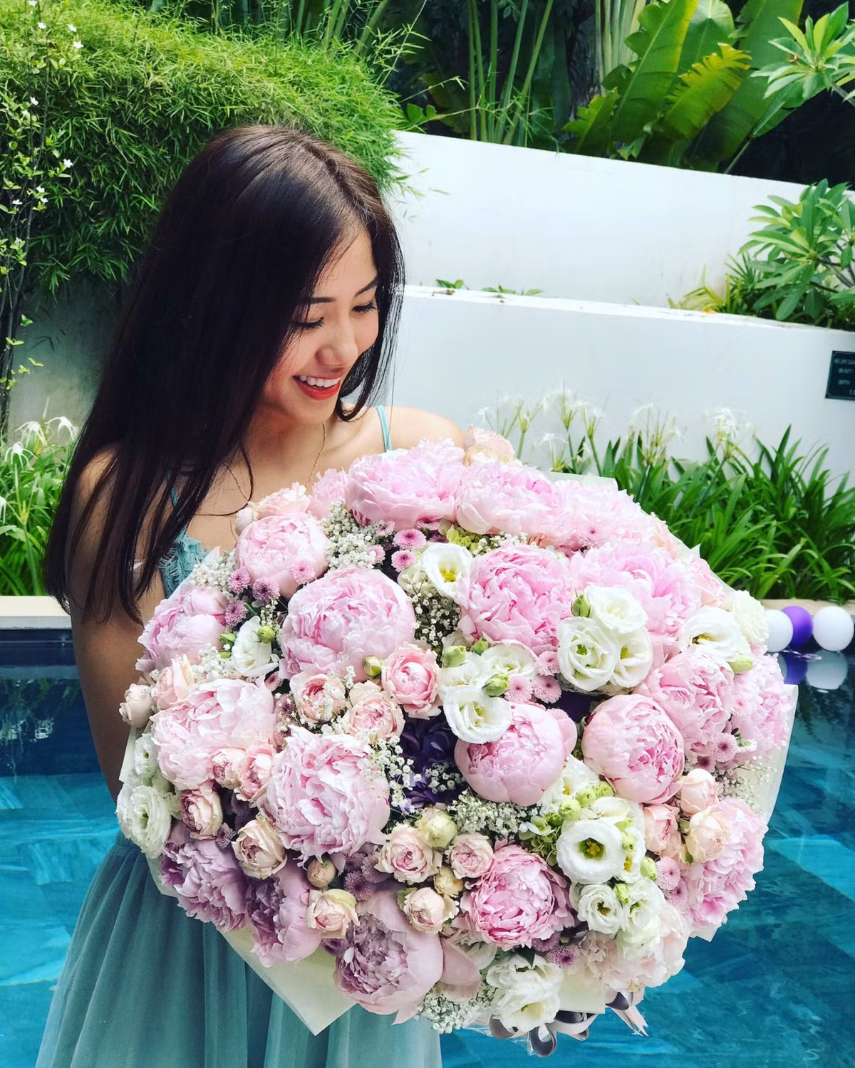 Chiều đến, Huy Hoàng vờ mệt và cùng Quỳnh My về một resort khác để nghỉ ngơi. Trong khoảng thời gian đó, ê-kíp của Hoàng đã gấp rút trang trí căn phòng để cầu hôn thật lung linh. Sau khi ăn tối xong, Huy Hoàng đưa bạn gái về lại resort đã chuẩn bị sẵn và quỳ xuống cầu hôn Quỳnh My với sự chứng kiến của đông đảo bạn bè.