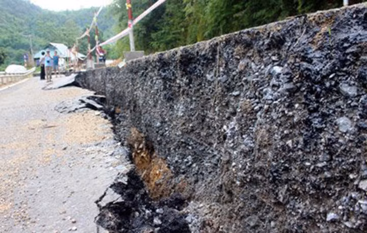 Ngay sau khi sự việc xảy ra, Bộ GTVT đã chỉ đạo Ban yêu cầu tư vấn tiếp tục nghiên cứu đưa ra giải pháp khắc phục tình trạng quốc lộ nghìn tỷ nứt toác.