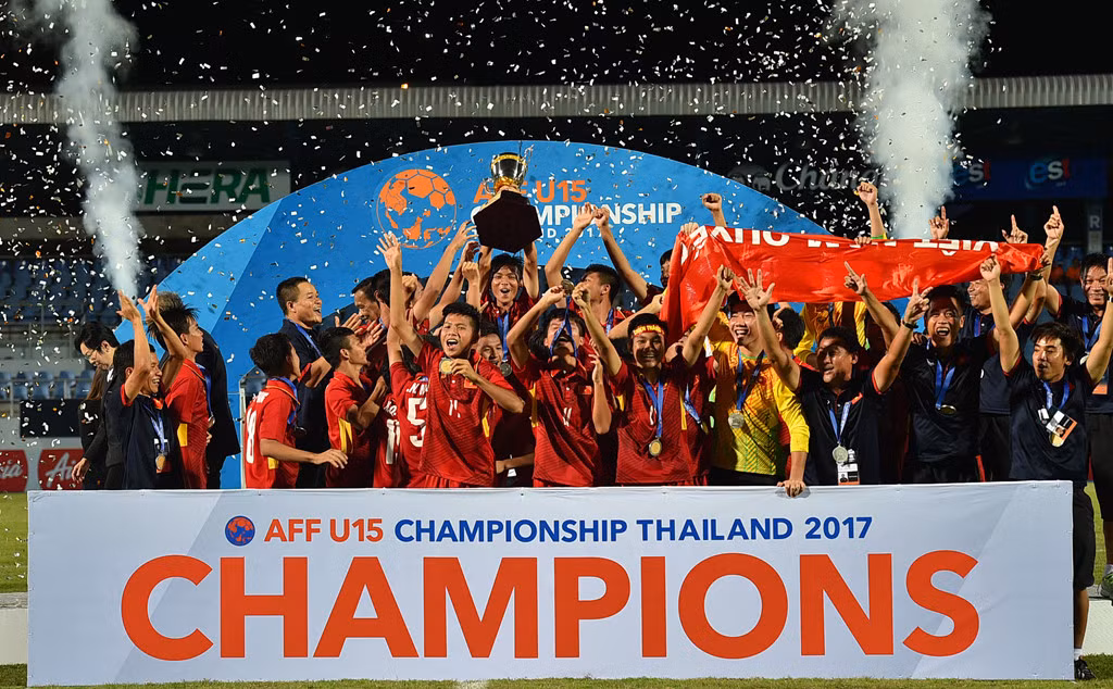 U15 Việt Nam xứng đáng lên bục nhận cúp vô địch giải U15 Đông Nam Á 2017 với chuỗi cả 6 trận bất bại kể từ đầu giải.
