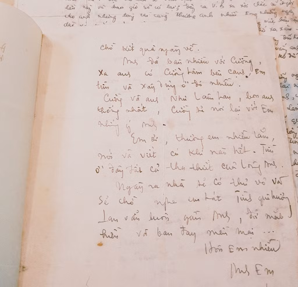 Chuyen tinh thoi chien: Tuong Hy va hon 500 buc thu tu lua dan-Hinh-3