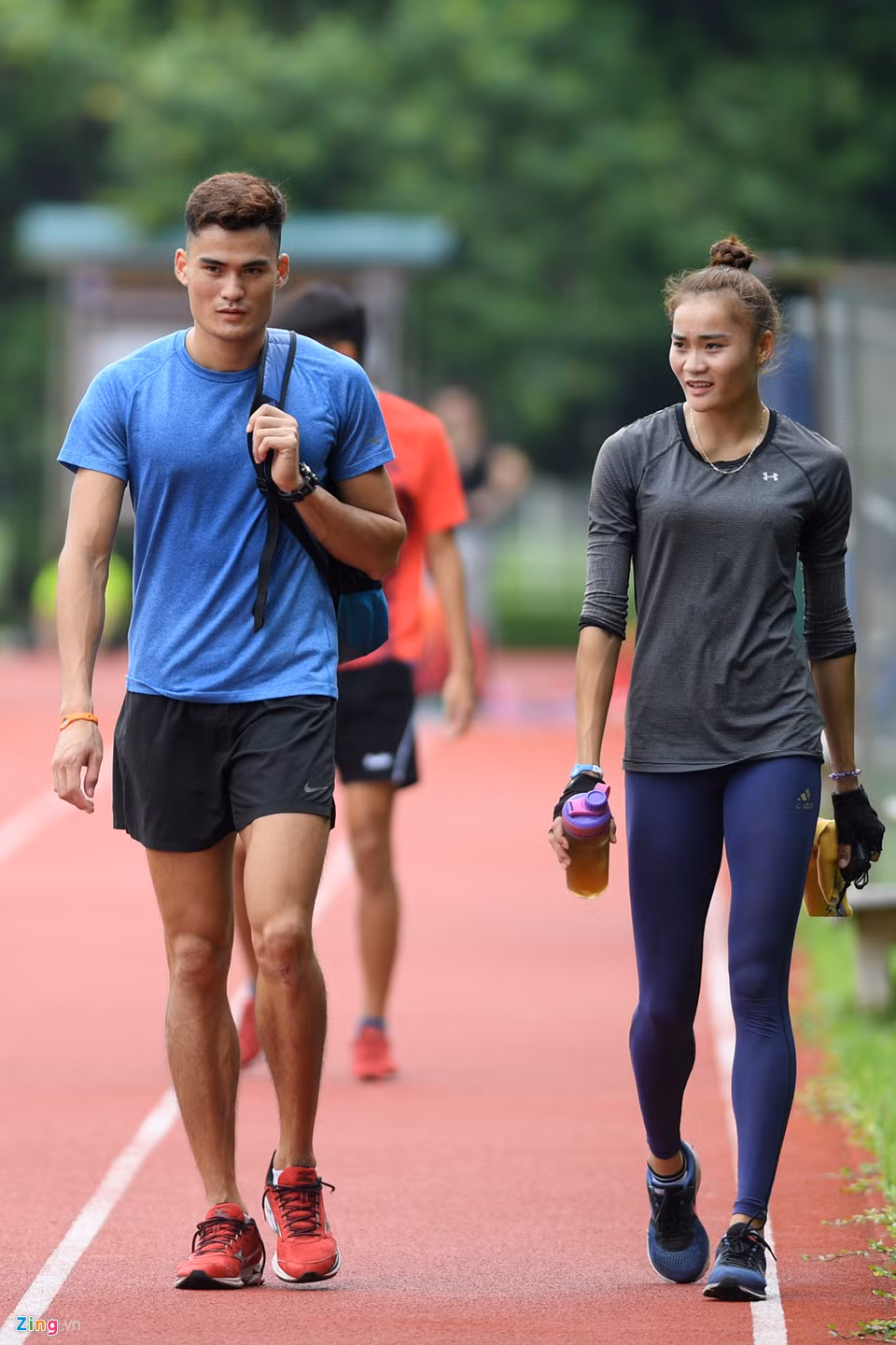 Khi chỉ còn cách ngày khai mạc SEA Games 29 tròn 1 tháng, điền kinh VN đã đón nhận những tin vui khi cô gái vàng Nguyễn Thị Huyền phá kỷ lục quốc gia, giành huy chương vàng châu Á ở nội dung 400 m rào tại Ấn Độ. Sau đó tại giải điền kinh mở rộng tại Malaysia, Quách Công Lịch giành được huy chương vàng ở nội dung tương tự. Ngay sau khi về nước, sáng hôm sau Công Lịch đã có mặt tại Nhổn để bước vào tập luyện, chuẩn bị cho SEA Games.