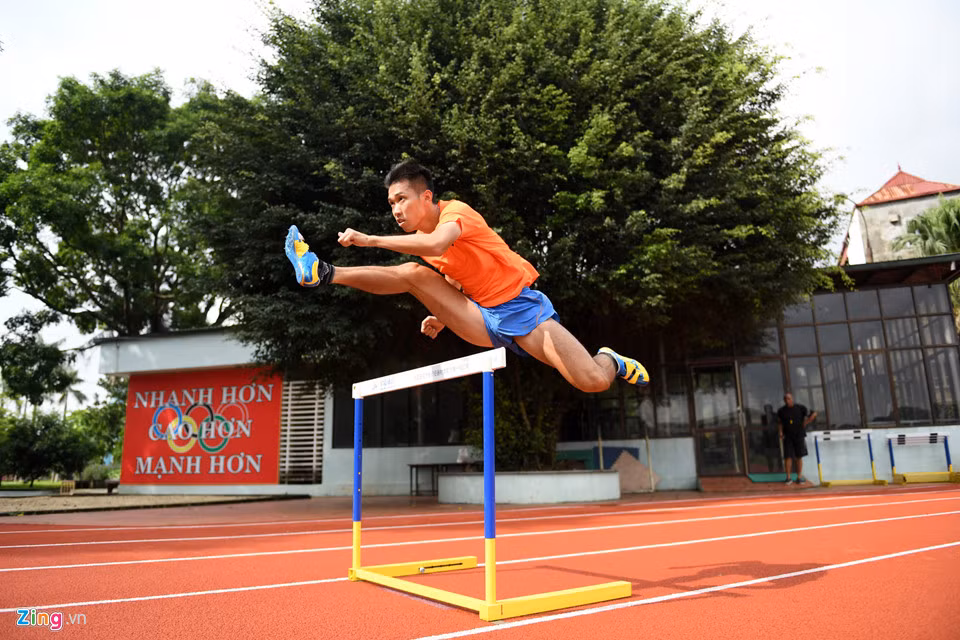 Mỗi ngày trôi qua tại Nhổn là SEA Games lại đến gần hơn, quãng thời gian càng rút ngắn thì các vận động viên càng nỗ lực "nhanh hơn, cao hơn, mạnh hơn" để chinh phục các đỉnh cao phía trước. Năm 2015, điền kinh VN đã trẻ hóa thành công và mang về những thành công vang dội, kỳ đại hội này là cơ hội để các VĐV bảo vệ và gặt hái thêm nhiều thành tích vàng cao hơn nữa. Ngày 24/7, 10 VĐV trong đội đã lên đường tập huấn tại Trung Quốc trong 2 tuần trước khi trở về Hà Nội tham dự Lễ xuất quân Đoàn thể thao Việt Nam dự SEA Games 29.