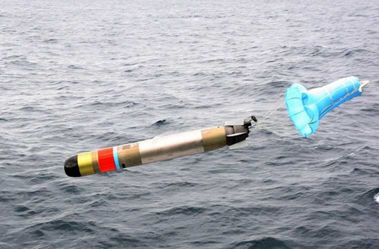 Còn nếu chống ngầm thì nó có thể mang ngư lôi 324mm Mk46, Mk54 hoặc bom chìm chống ngầm.