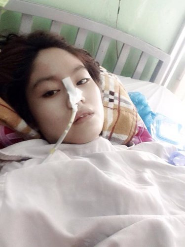  DJ Bé Ty tên thật Nguyễn Thị Quỳnh Hương, sinh năm 1996, mắc bệnh ung thư đại tràng giai đoạn cuối là nhân vật nhận được nhiều lời động viên, hành động quyên góp của cư dân mạng gần đây. Cô gái trẻ đang được điều trị tại bệnh viện 175, khoa bụng, phòng hậu phẫu, quận Gò Vấp, TP HCM.