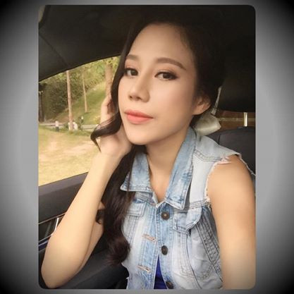 Có được cô gái luôn hết lòng với người mình yêu, lại xinh đẹp, sắc sảo... Tiến Thành khiến không ít bạn bè trong giới cầu thủ phải trầm trồ, ghen tị. 