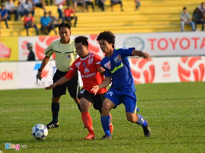 Cong Phuong choi nhat nhoa, HAGL nhan that bai