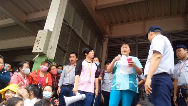 Hon 5000 cong nhan ngung viec phan doi thuong Tet beo-Hinh-3