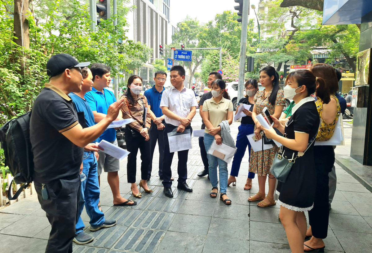 “Vo oa” cam xuc khi duoc So chap nhan dap an hieu nham de thi Toan-Hinh-4