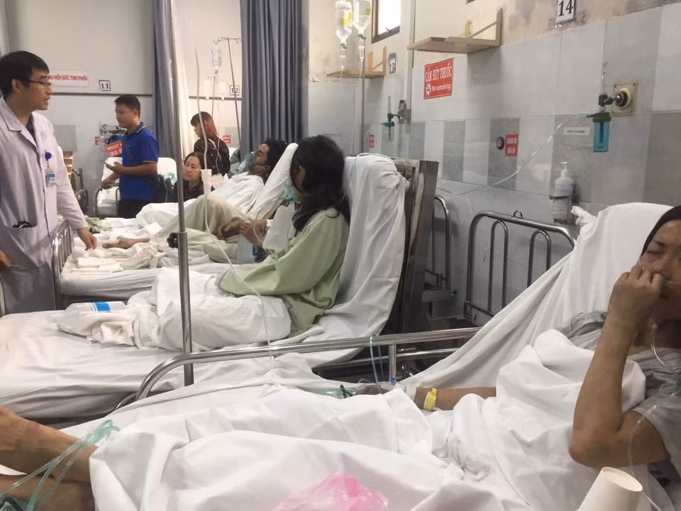 Chay chung cu Carina Plaza: Nguoi dan ke lai giay phut khung khiep nhat-Hinh-2