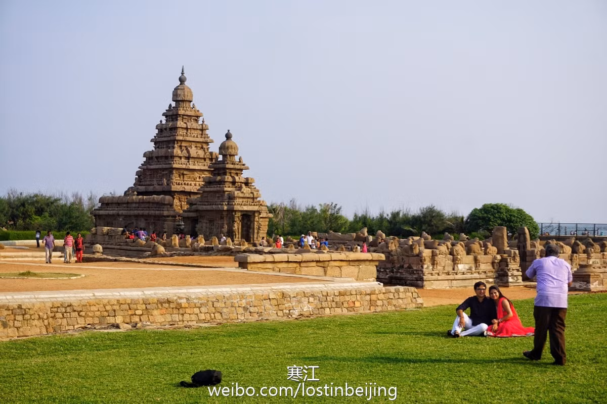 Những thế kỷ sau đó, mặc dù đã qua thời kỳ hưng thịnh, Quần thể kiến trúc Mahabalipuram vẫn nổi tiếng bởi bến cảng Mahabalipuram và những đền thờ của đạo Bà La Môn.