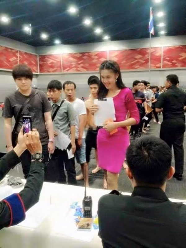 Chính vì vậy, sự xuất hiện của những bóng hồng chuyển giới này luôn là tâm điểm trong các buổi tuyển quân.