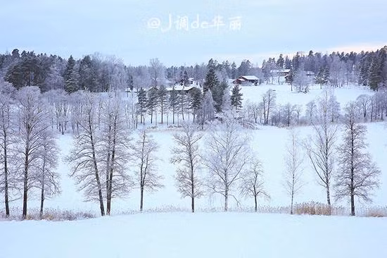 Espoo là thành phố nằm ở bờ biển phía Nam Phần Lan, ven vịnh Phần Lan, là một phần của khu Đại Helsinki cùng với các thành phố Helsinki, Vantaa và Kauniainen.