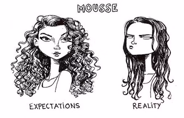 Bôi kem làm tóc đẹp hơn và tạo độ bồng bềnh, song sự thực là tóc của các cô gái phần lớn sẽ bẹp dí, vón cục... và không bao giờ long lanh như tưởng tượng. Ảnh: Cassandra.