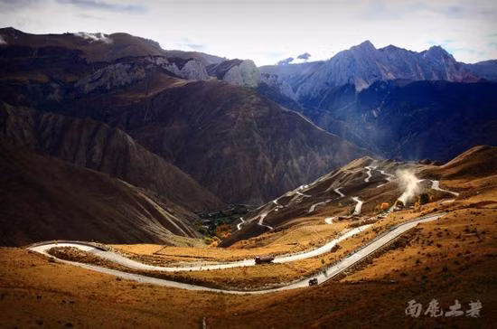 Du khách đến đây có thể thưởng thức phong cảnh tuyệt đẹp thay đổi từ mùa xuân ấm áp đến mùa đông đầy tuyết lạnh, nhất định sẽ làm cho bạn đắm say.