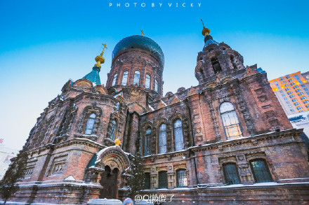 Cáp Nhĩ Tân là một địa cấp thị và thủ phủ của tỉnh Hắc Long Giang ở phía đông bắc Trung Quốc. Đây là trung tâm chính trị, kinh tế, khoa học của đông bắc Trung Quốc và là một thành phố lớn của Trung Quốc và Đông Bắc Á.