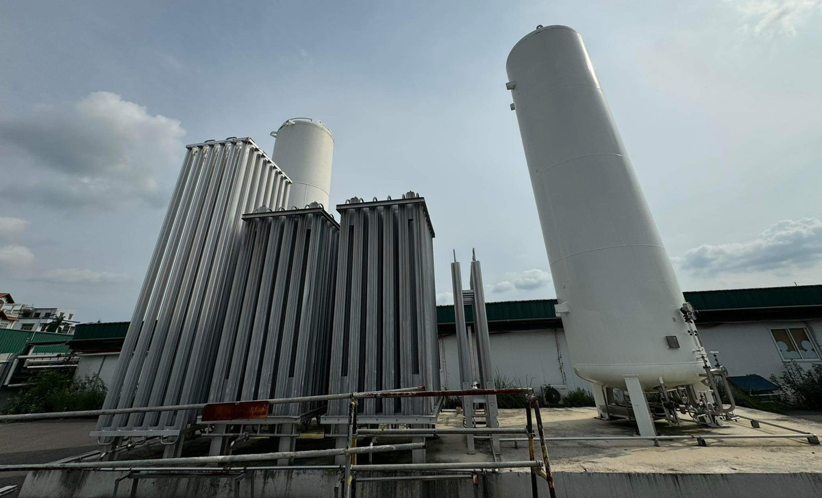 Ngoài hơn 10.000 bình oxy di động, BVDC số 13 còn hệ thống oxy trung tâm và trung tâm điều khiển. Đây là hệ thống oxy cực kỳ quan trọng, đã cứu sống hàng chục nghìn bệnh nhân khi oxy được đưa đến tận giường bệnh.