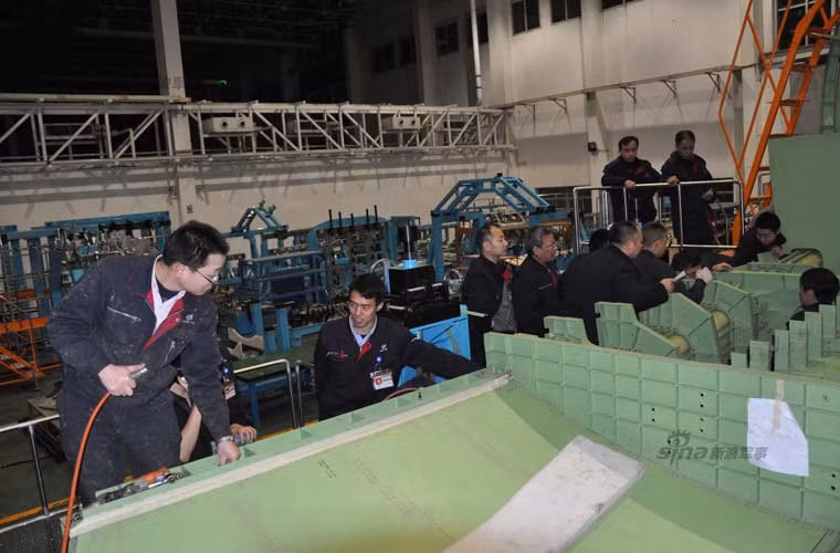 Dù AVIC được tuyên bố là dùng cho nhiệm vụ chữa cháy rừng, tìm kiếm cứu nạn. Tuy nhiên, không loại trừ khả năng, thủy phi cơ lớn nhất thế giới này có thể dùng để phục vụ cho những mưu đồ của Trung Quốc tại Biển Đông và Hoa Đông.