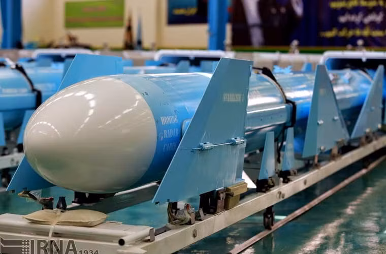 MODAFL tuyên bố rằng, tên lửa Qader trang bị đầu tự dẫn radar chủ động tiên tiến.