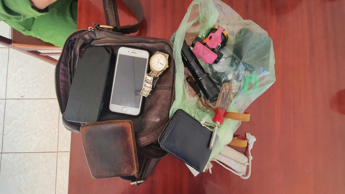 Bat doi tuong chuyen dap kinh oto trom tai san o Buon Ma Thuot