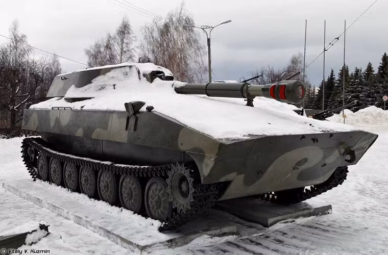 Lựu pháo tự hành 2S1 Gvozdika trang bị pháo 122mm.