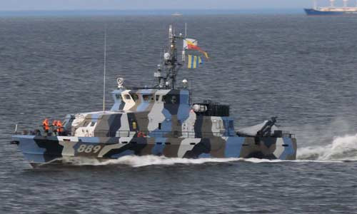 Nga tin dung dong co Trung Quoc cho tau chien