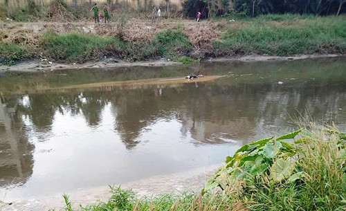 Thi thể nạn nhân được tìm thấy dưới con suối gần khu vực cầu Bến Nọc ở KCNC TP.HCM.