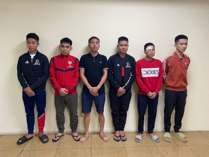  Triệt phá đường dây cá độ bóng đá giao dịch 50 tỷ đồng: Ngày 7/12, Cục Cảnh sát hình sự Bộ Công an (C02) cho biết đã khởi tố bị can Phan Văn Trung (trú huyện Thạch Thất, Hà Nội) và 7 bị can khác về các tội Tổ chức đánh bạc và Đánh bạc. Qua kiểm tra dữ liệu điện tử từ tài khoản tổng của nhóm đối tượng này, cơ quan công an xác định có hàng trăm tài khoản tổng và tài khoản đánh bạc. Chỉ tính riêng trong 2 ngày đầu của giải bóng đá World Cup 2022 (ngày 20 và 21/11), tổng số tiền quy đổi hoạt động đánh bạc của nhóm đối tượng này tương đương khoảng 50 tỷ đồng.