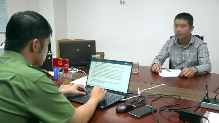  Triệt phá đường dây cá độ bóng đá 65 tỷ đồng: Ngày 8/12, Phòng An ninh mạng và phòng chống tội phạm công nghệ cao – Công an tỉnh Quảng Nam cho biết, đơn vị vừa phối hợp với Công an thành phố Tam Kỳ và Công an huyện Núi Thành đồng loạt điều tra, phá án, phát hiện 23 đối tượng liên quan đến hành vi đánh bạc và tổ chức đánh bạc. Qua đấu tranh và trích xuất dữ liệu từ các tài khoản cá độ bóng đá, thể hiện tổng số tiền các đối tượng tổ chức đánh bạc và đánh bạc từ ngày 11/11/2022 đến thời điểm bị bắt khoảng 65 tỷ đồng. 