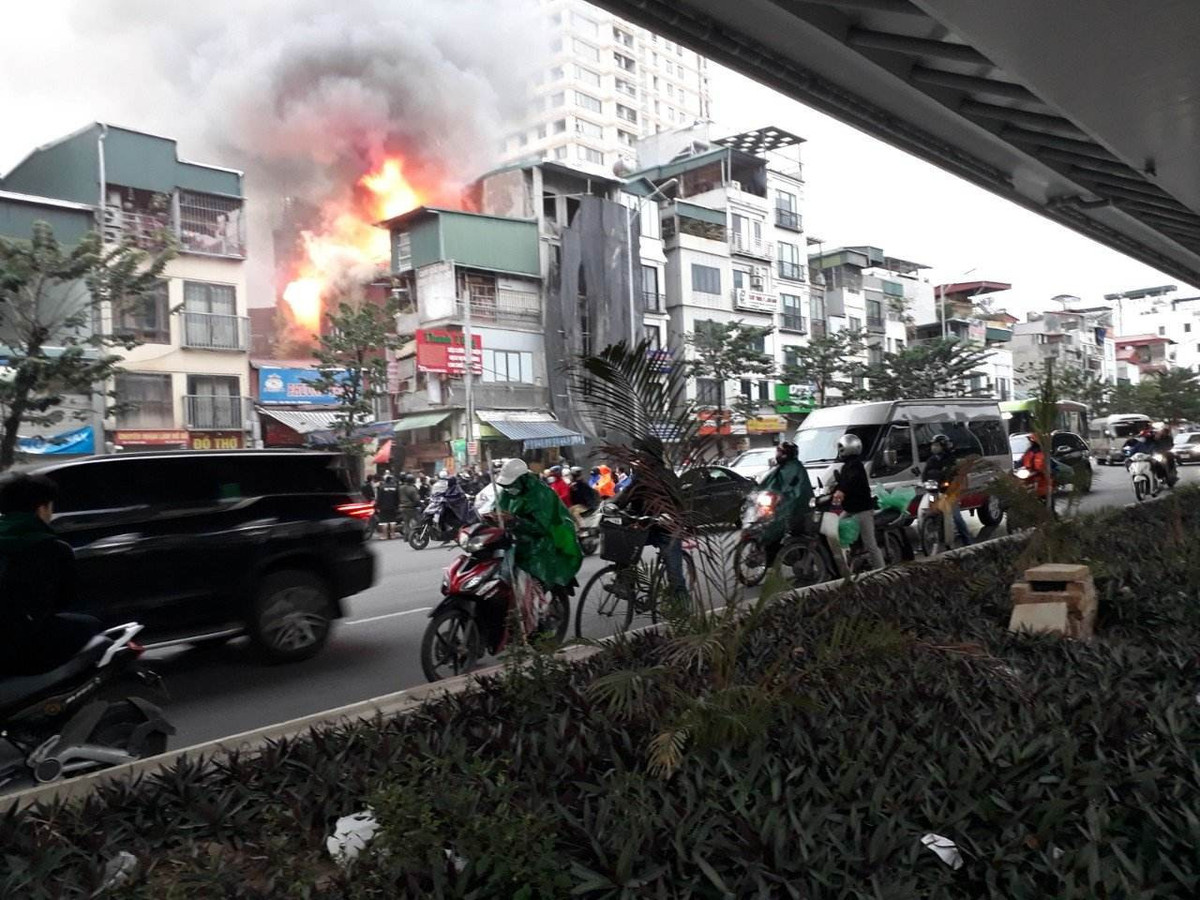 Rất may không thiệt hại về người, thiệt hại về tài sản đang được các cơ quan chức năng thống kê làm rõ. 