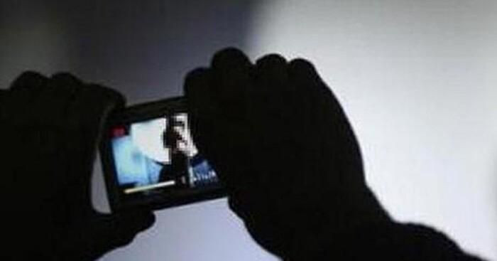  Sự thật đằng sau clip '4 cô giáo thác loạn tại Thái Nguyên': Chủ tịch huyện Định Hóa (tỉnh Thái Nguyên) khẳng định, thông tin về '4 cô giáo thác loạn' gây xôn xao dư luận là không đúng sự thật. Đồng thời huyện đã chỉ đạo Công an xác minh làm rõ người tung tin sai sự thật. Theo đó, trong ngày 1/12, đặc biệt ngày 3/12, trên mạng xã hội chia sẻ các status hoặc đường link với nội dung Xôn xao clip thác loạn tập thể của 4 cô giáo ở Định Hóa - Thái Nguyên…