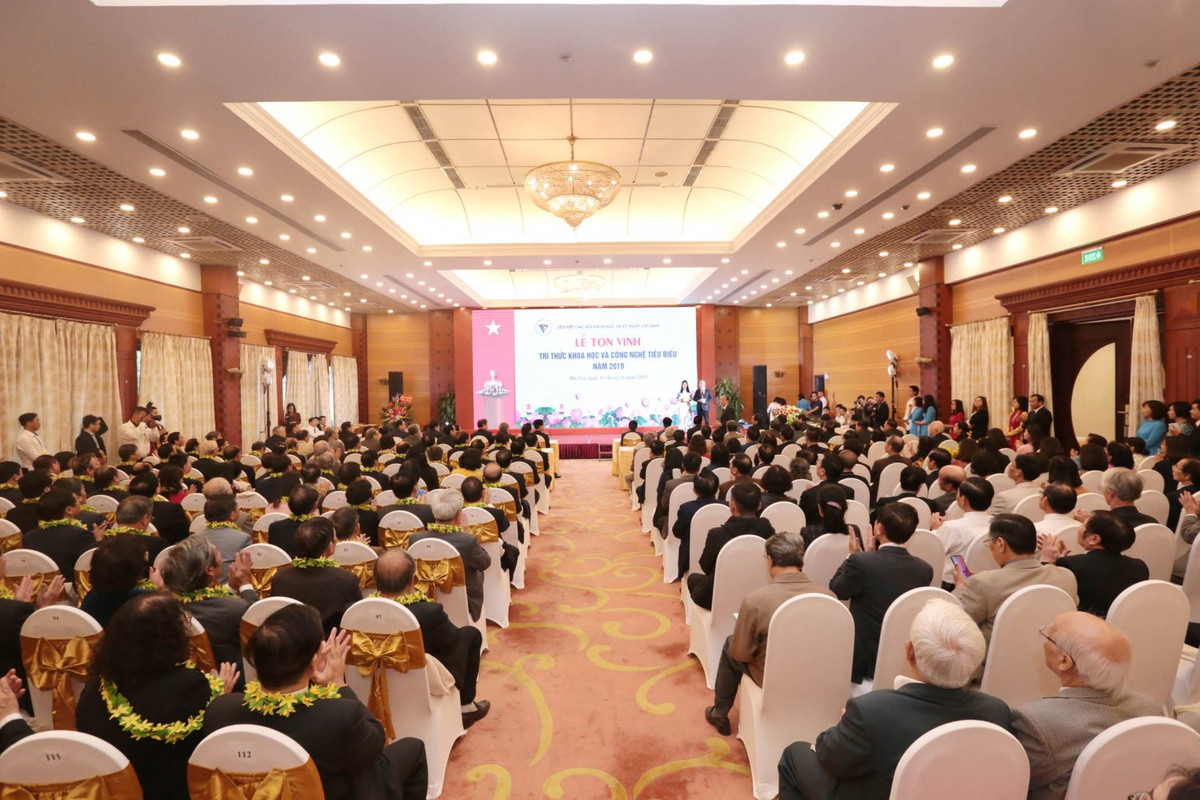 Le Ton vinh tri thuc Khoa hoc va Cong nghe tieu bieu nam 2022