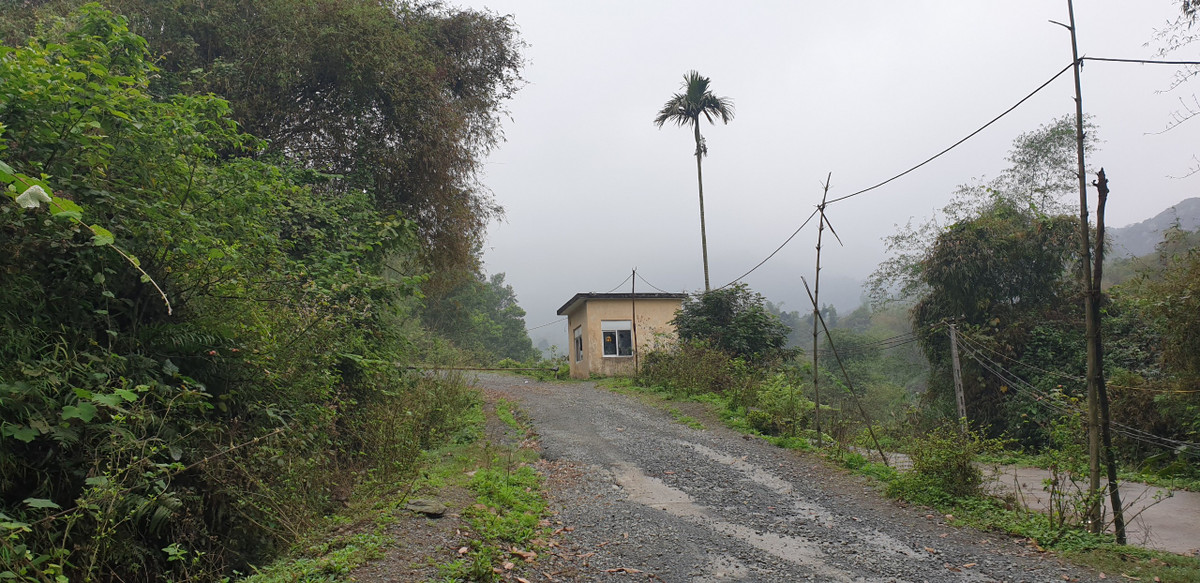 Mặc dù đã hết giấy phép khai thác từ năm 2019 nhưng mỏ đá của Công ty TNHH một thành viên Đầu tư xây dựng khai thác mỏ Thuận Phát tại thôn Đồng Vỡ, xã Phú Mãn, huyện Quốc Oai (Hà Nội) không được hoàn thổ, khắc phục môi trường và thực hiện nghĩa vụ liên quan khiến chính quyền và nhân dân địa phương bức xúc.