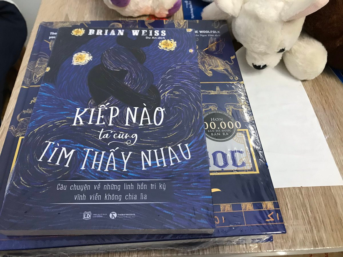 Đó là Elizabeth, một phụ nữ xinh đẹp đến gặp bác sĩ để trị liệu vì quá đau buồn và lo lắng sau cái chết của mẹ mình. Cô cũng gặp trục trặc trong mỗi quan hệ với đàn ông và chưa tìm được tình yêu đích thực cuộc đời mình. 