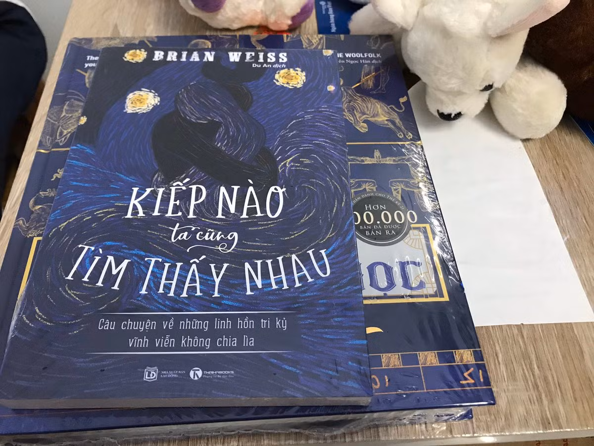 Đó là Elizabeth, một phụ nữ xinh đẹp đến gặp bác sĩ để trị liệu vì quá đau buồn và lo lắng sau cái chết của mẹ mình. Cô cũng gặp trục trặc trong mỗi quan hệ với đàn ông và chưa tìm được tình yêu đích thực cuộc đời mình. 